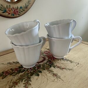 Monique Lhuillier Juliana Scalloped Mugs